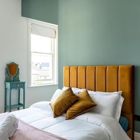 Stylish Beachfront Apartment, Sweeping Ocean Views And Luxury Touches Херн-Бей Экстерьер фото