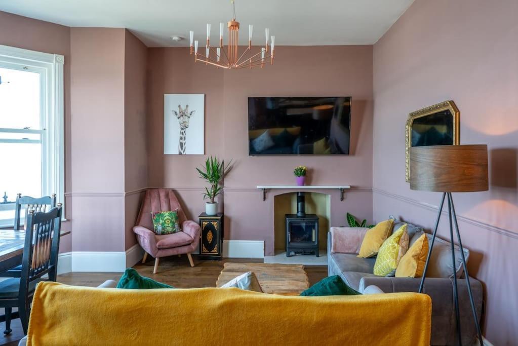 Stylish Beachfront Apartment, Sweeping Ocean Views And Luxury Touches Херн-Бей Экстерьер фото