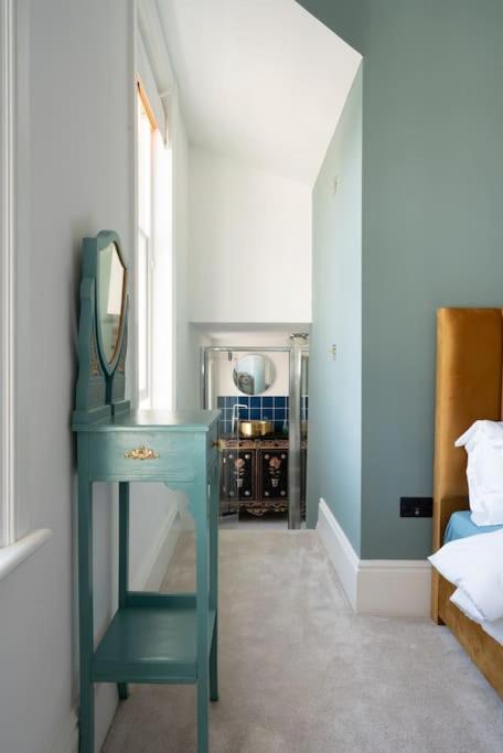 Stylish Beachfront Apartment, Sweeping Ocean Views And Luxury Touches Херн-Бей Экстерьер фото